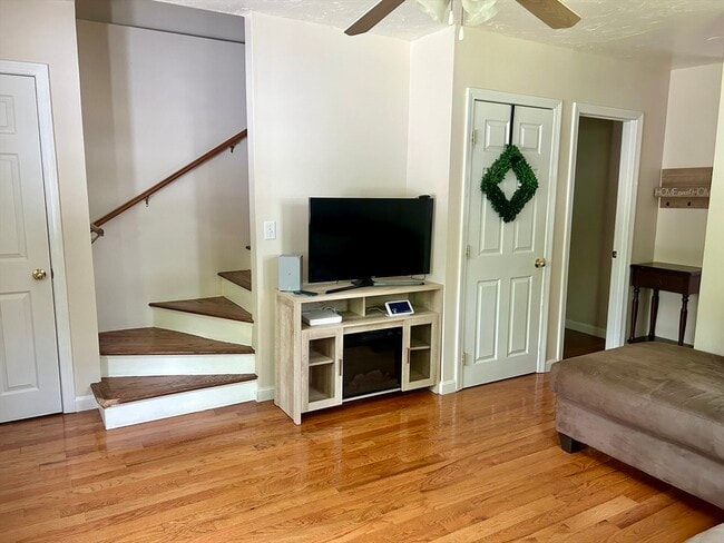 Photo - 11 Carpenter Ave