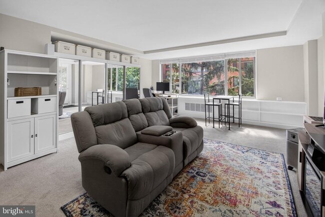 Building Photo - 1121 Arlington Blvd Unit 506