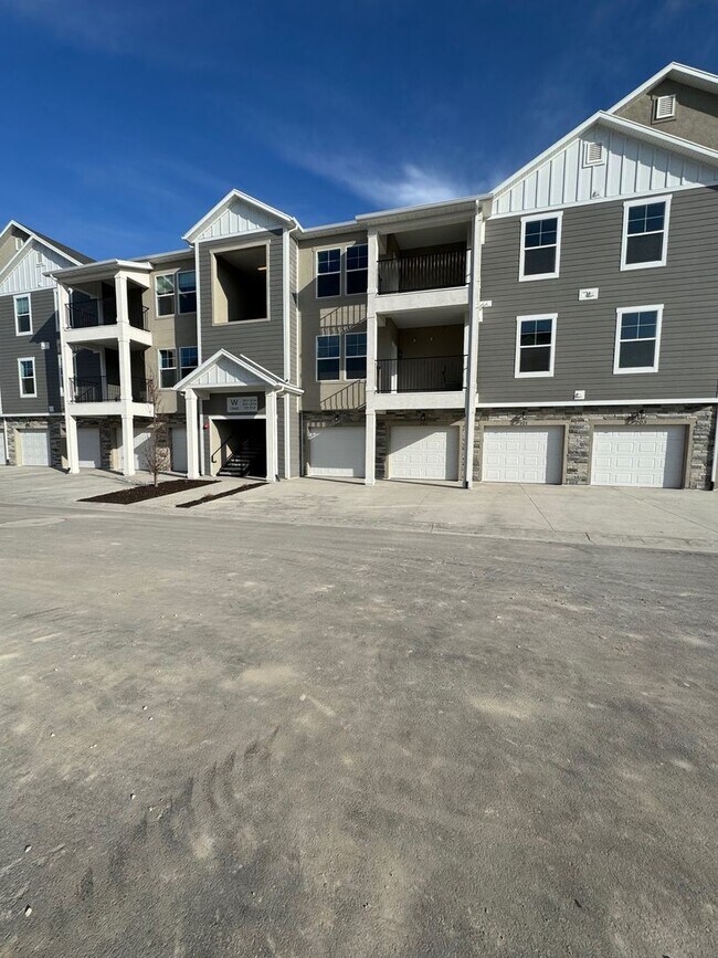 Brand New Condo in the Lehi Exchange Commu... - Brand New Condo in the Lehi Exchange Commu...