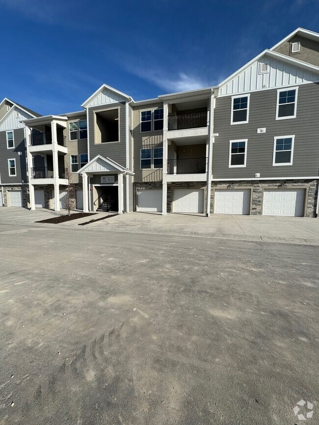 Building Photo - Brand New Condo in the Lehi Exchange Commu...