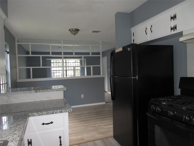 Photo - 6315 Roughlock St