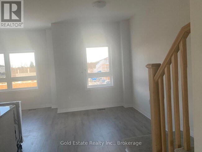 Photo - 51 Sparrow Ave