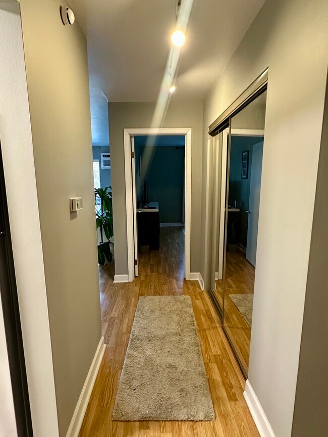 Photo - 8974 N Western Ave Unidad 314