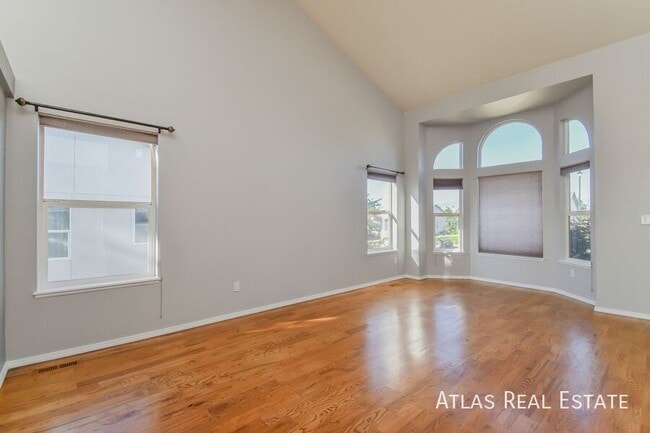 Photo - 3055 Ellesmere Dr