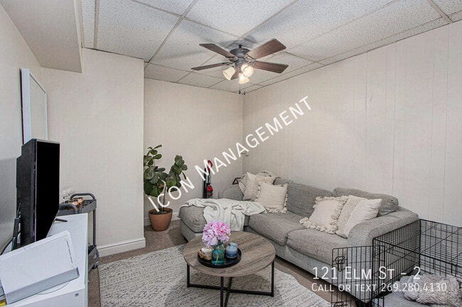 Photo - 121 Elm St Unit 2