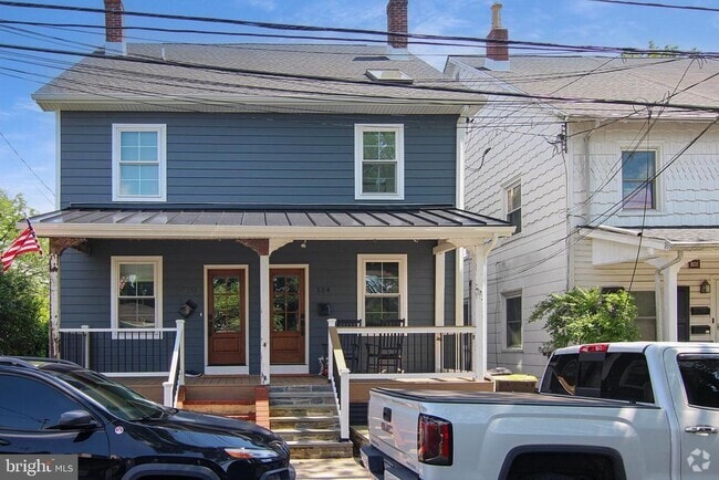 Building Photo - 154 Wood St Rental