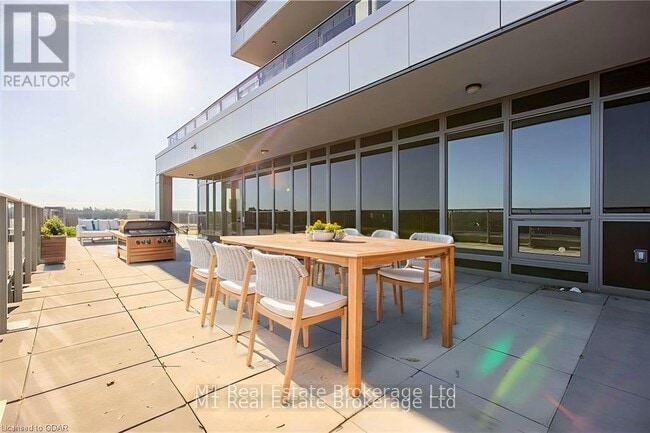 Photo - 73 Arthur St S Unit 702