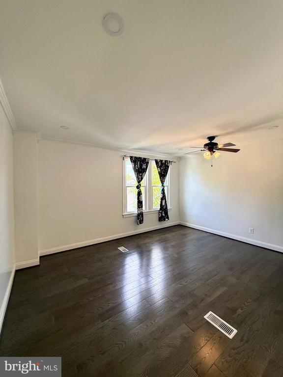 Photo - 1714 E St NE