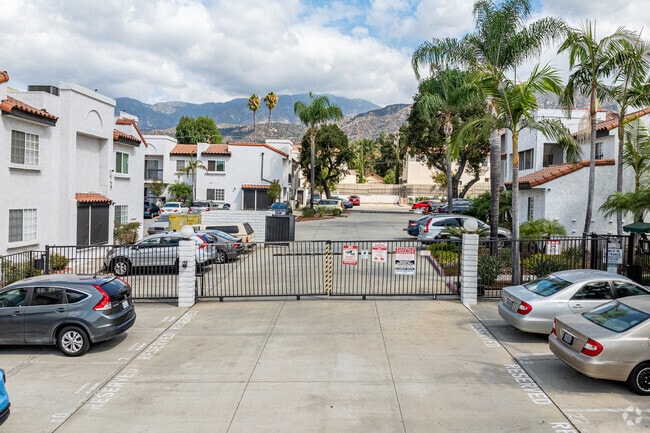 Entrance - Huntington Oaks Village 55+ Senior Community