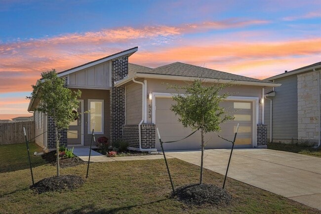 Building Photo - 523 Millbrook Blvd