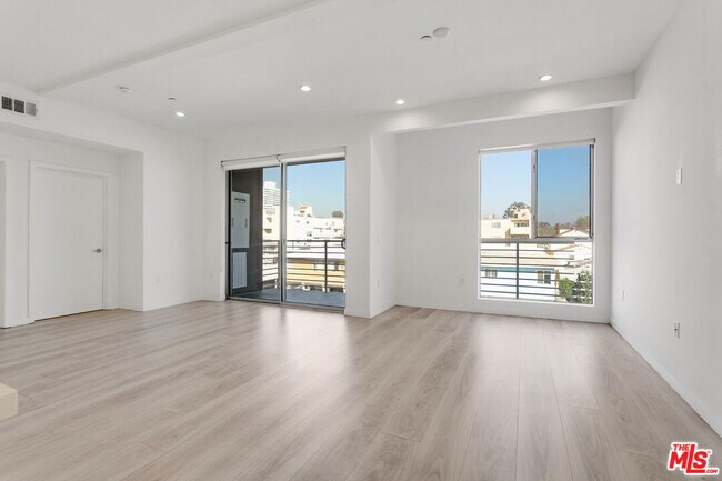 Photo - 1431 Armacost Ave Unit 402