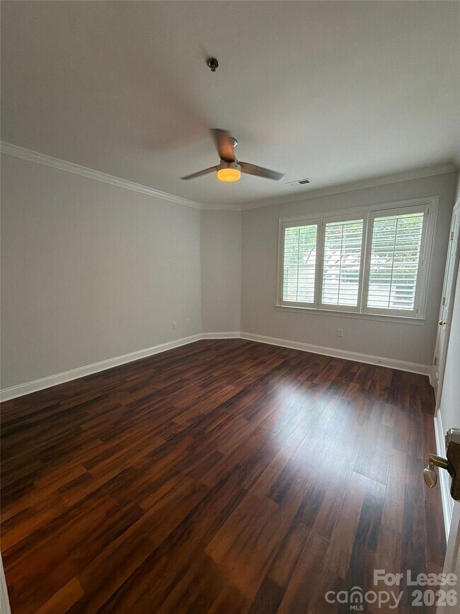 5609 Fairview Rd Unit 5