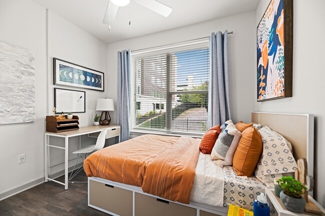 Nova-Knoxville-Formerly-Aspen-Heights-Knoxville-Off-Campus-Apartments-Near-The-University-of-Tennessee-Knoxville-Fully-Furnished-Private-Bedrooms-Faux-Wood-Flooring-Modern-Furniture-Package