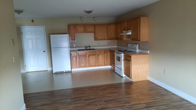 Photo - 244 Oakwood Ave Unit 2C
