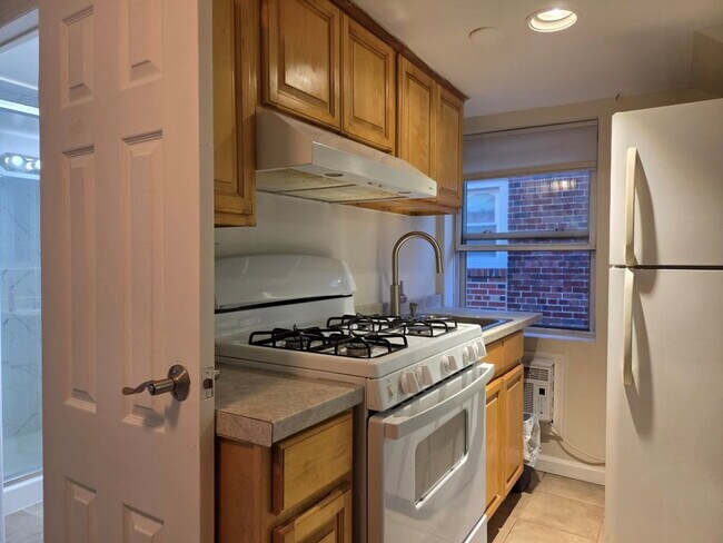 Saint Pauls Avenue, Cliffside Park, NJ 07010 - 1 BR 1 BA multi-family home