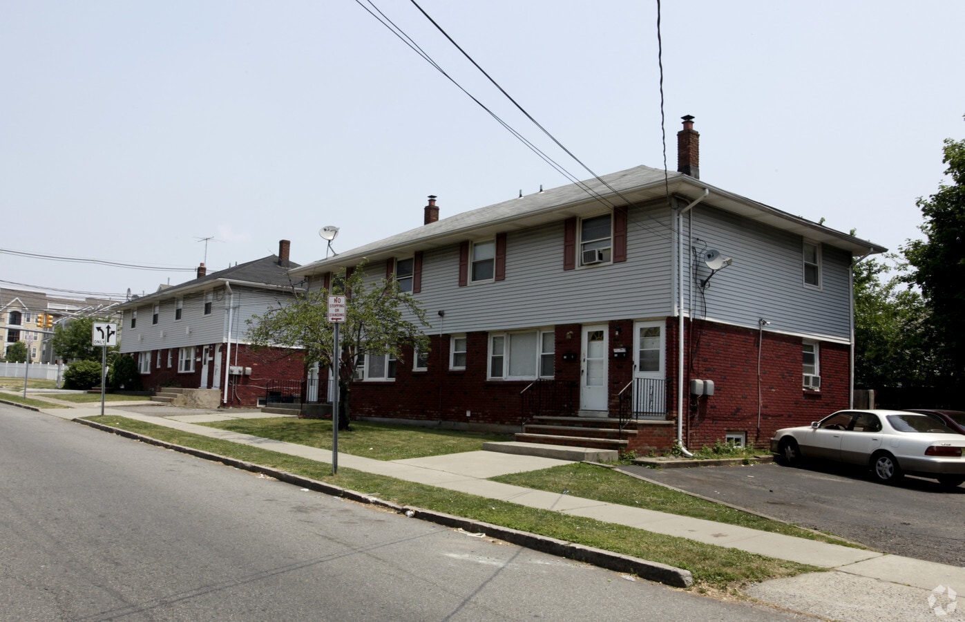 Photo - 334-340 Goodwin St Apartments