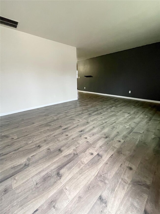 Photo - 712 Juniper Dr