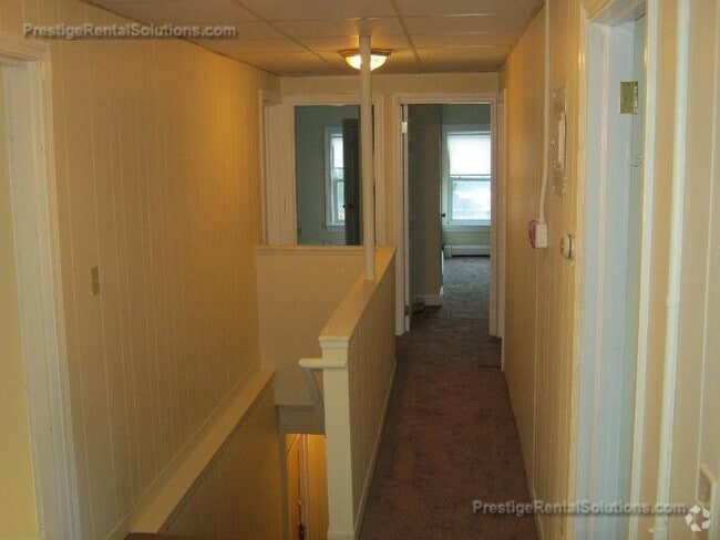 Building Photo - 44 Pearl St Rental