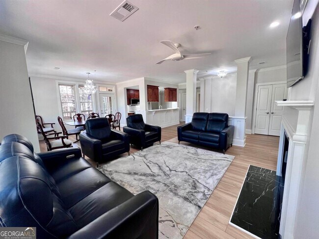 Photo - 1040 Creekside