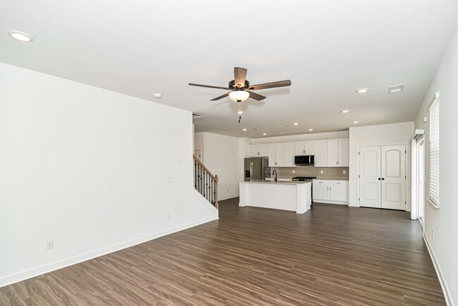 Photo - 193 E Millbrook Dr