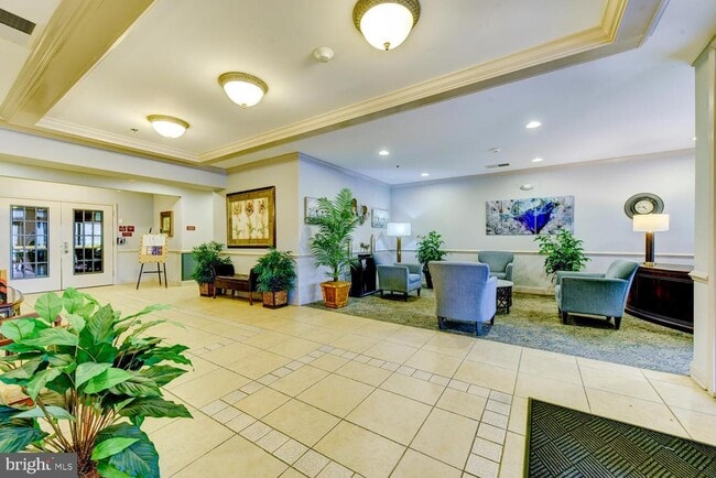 Photo - 100 Middlesex Blvd Unidad 211