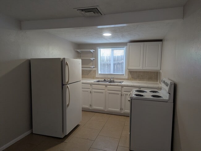 Photo - 1646 N Columbus Blvd House