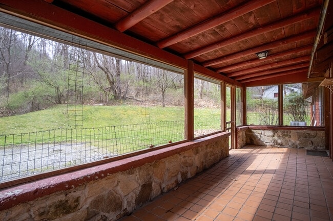 Photo - 2859 Hannah Ford Rd