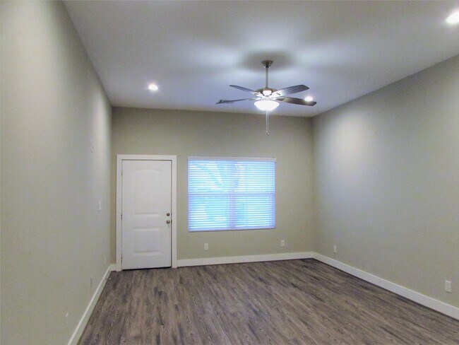 Photo - 3249 Dixie Dr