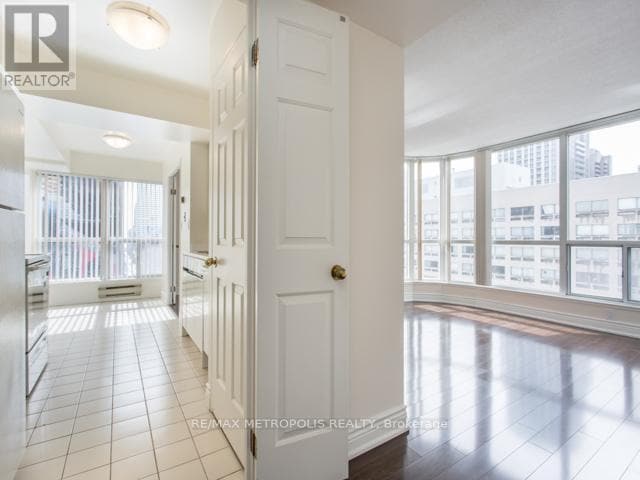 Photo - 7 Carlton St. Unit 1406