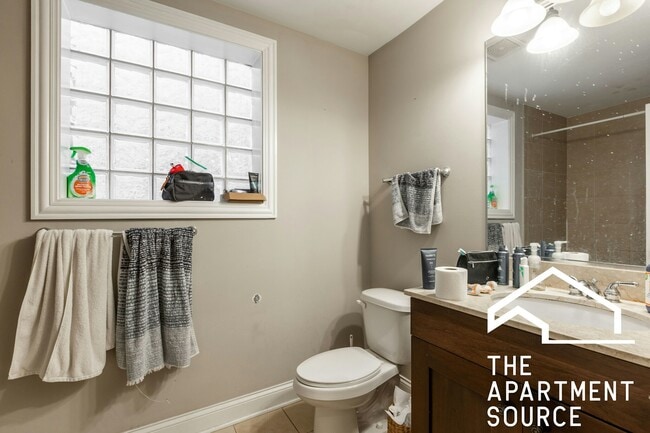 Photo - 1136 W Diversey Pkwy Unidad 3