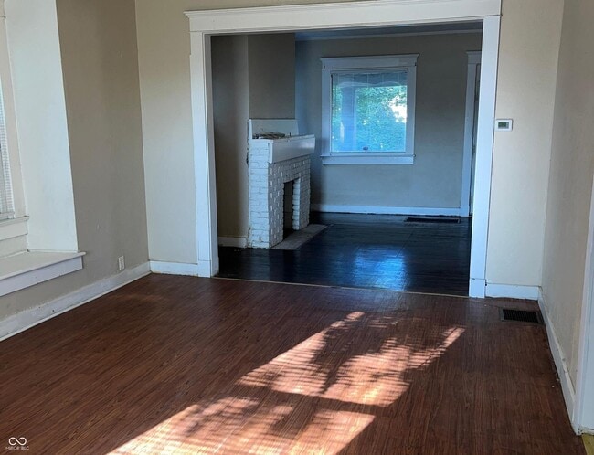 Photo - 3179 N Kenwood Ave