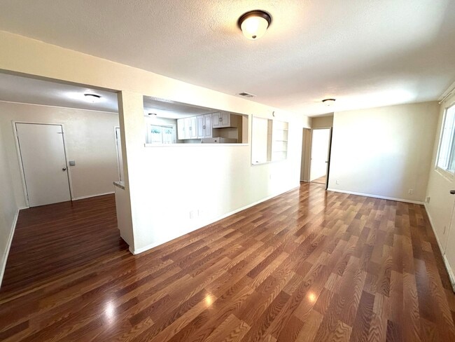 Photo - Biker’s Paradise: Cozy 2BR Duplex Steps from UC Davis & Downtown.