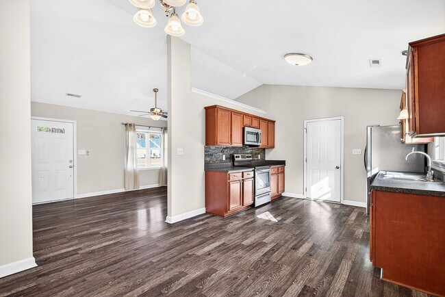 Photo - 130 Woodbury Farm Dr