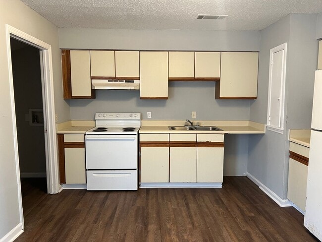 Photo - 300 Carriage Ln Unit A