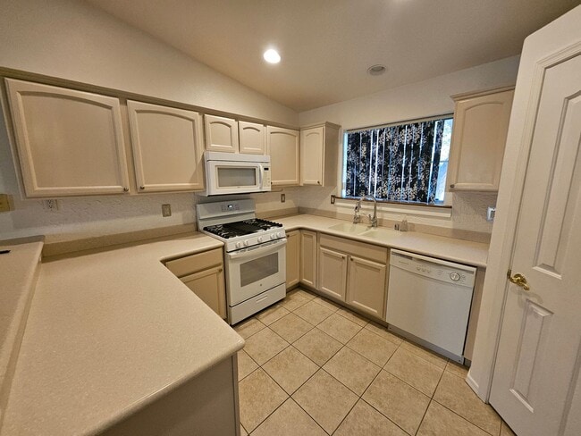 Photo - Fort Mohave!! 3 bedroom 2 bathroom in Fairway Estates.