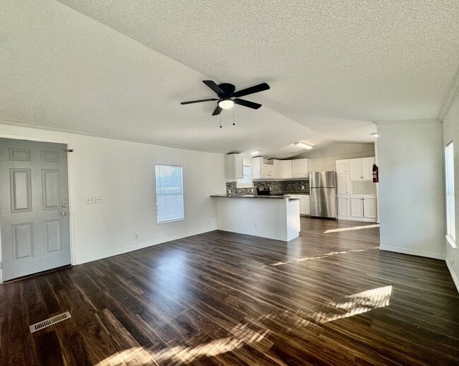 Photo - 1007 Spooner St