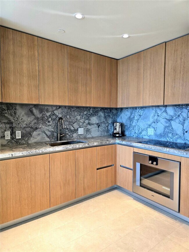 500 Alton Rd Unit 904
