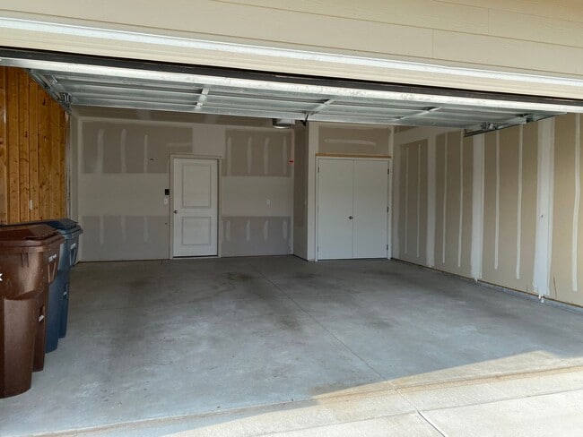 Photo - 427 S Longbranch Dr