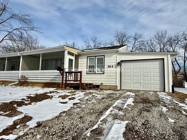 Photo - 2 Bed | 1 Bath Duplex Near Downtown Lee’s Summit