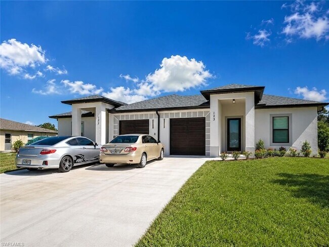 123 John Ave S