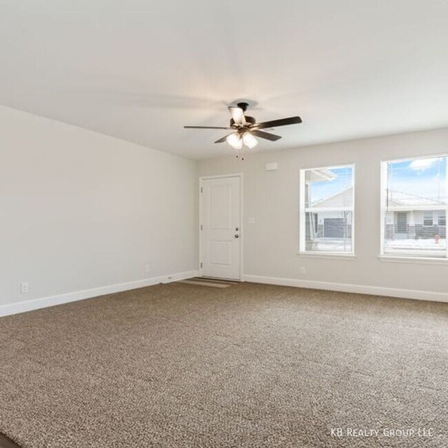 Photo - Newer 3 Bed Single Level Duplex in Blue Sp...