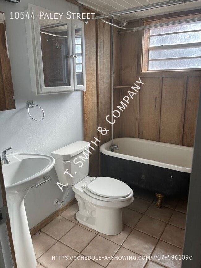 Photo - 10544 Paley St