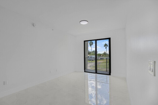 Photo - 16925 SW 100th Ave Unit B1