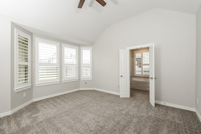 Building Photo - 235 Aster View Ct