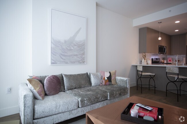 1BR, 1BA-662 SF