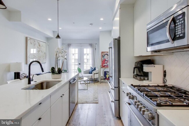 Photo - 1011 18th St NE Unit 8