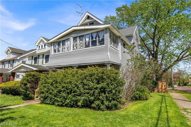 Photo - 8517 Rosewood Ave Unit 1/DN