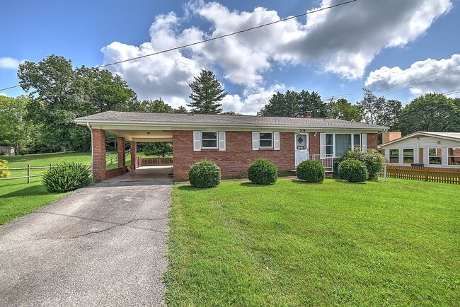 Building Photo - 208 Hogan Ave
