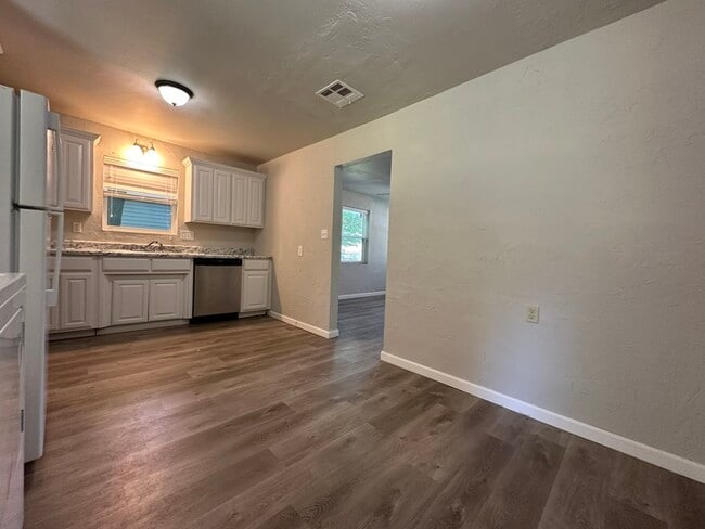 Photo - 3208 NW 30th St