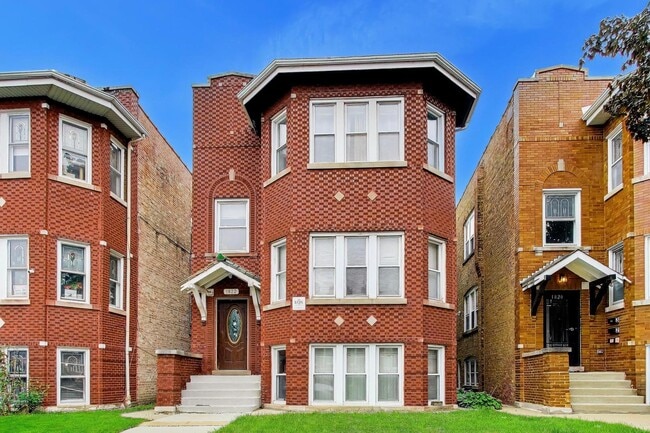 Building Photo - 1822 Gunderson Ave